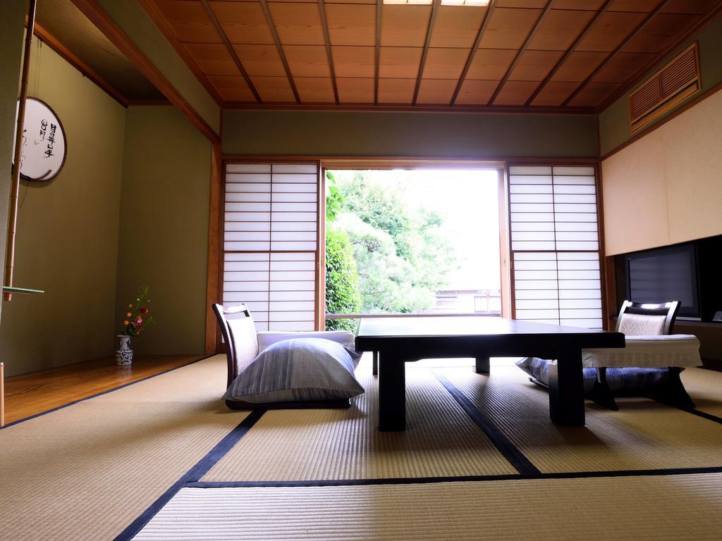 Hotel Atamisekitei Annex Sakuragaokasaryo Habitación foto